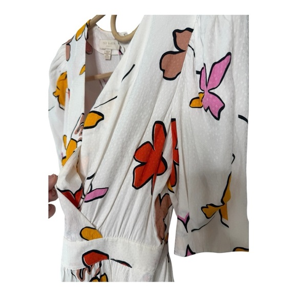 Ted Baker WESLLIE FLORAL WRAP FRONT DRESS IN WHITE Size 1 / XS / 0-2 NEW - Picture 4 of 17